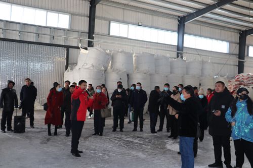 筑夢峰會核心客戶參觀通四方農科原料車間 筑夢峰會核心客戶參觀通四方農科原料車間